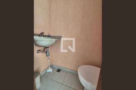 Casa de condomínio para alugar com 220m², 4 quartos e 4 vagasLavabo 2