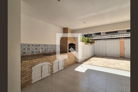 Casa de condomínio para alugar com 220m², 4 quartos e 4 vagasVaranda gourmet
