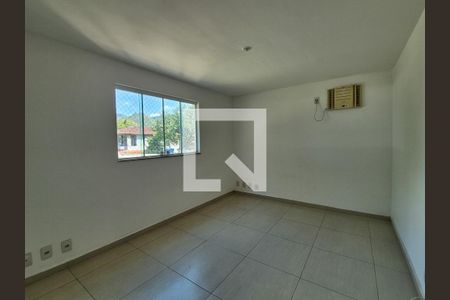 Casa de condomínio para alugar com 220m², 4 quartos e 4 vagas Suíte 4