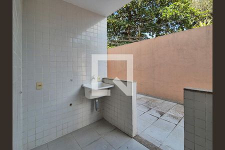Casa de condomínio para alugar com 220m², 4 quartos e 4 vagasÁrea de serviço