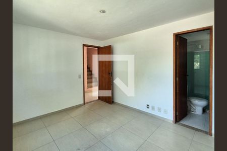 Casa de condomínio para alugar com 220m², 4 quartos e 4 vagas Suíte 3