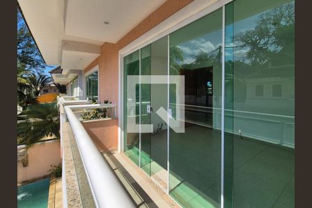 Casa de condomínio para alugar com 220m², 4 quartos e 4 vagasVaranda da suite 1