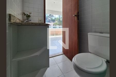 Casa de condomínio para alugar com 220m², 4 quartos e 4 vagasBanheiro da Suíte 1