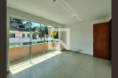 Casa de condomínio para alugar com 220m², 4 quartos e 4 vagasSuite 1