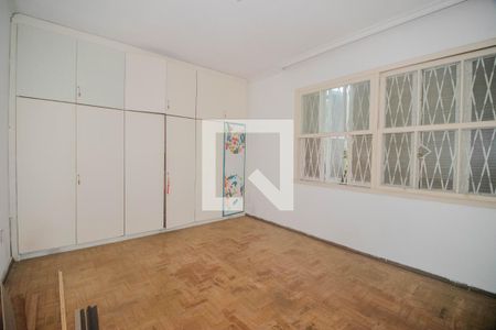 Casa à venda com 411m², 5 quartos e 4 vagas Casa à venda com 411m², 5 quartos e 4 vagasQuarto 3