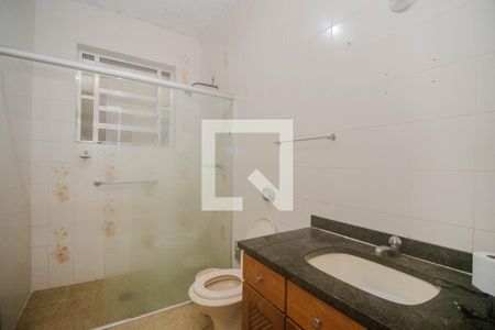 Casa à venda com 411m², 5 quartos e 4 vagas Casa à venda com 411m², 5 quartos e 4 vagasBanheiro