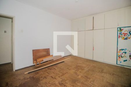 Casa à venda com 411m², 5 quartos e 4 vagas Casa à venda com 411m², 5 quartos e 4 vagasQuarto 3