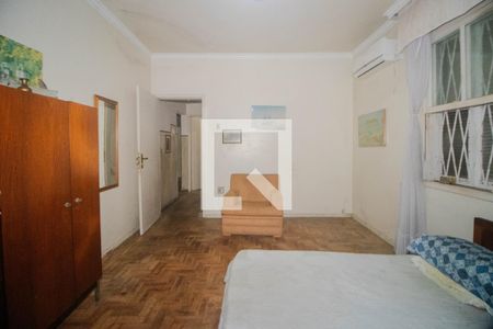 Casa à venda com 411m², 5 quartos e 4 vagas Casa à venda com 411m², 5 quartos e 4 vagasQuarto 1