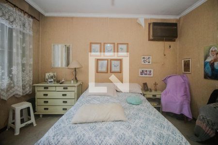 Casa à venda com 411m², 5 quartos e 4 vagas Casa à venda com 411m², 5 quartos e 4 vagasQuarto 6