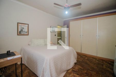 Casa à venda com 411m², 5 quartos e 4 vagas Casa à venda com 411m², 5 quartos e 4 vagasQuarto 5