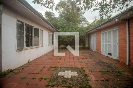 Casa à venda com 411m², 5 quartos e 4 vagas Casa à venda com 411m², 5 quartos e 4 vagasPátio