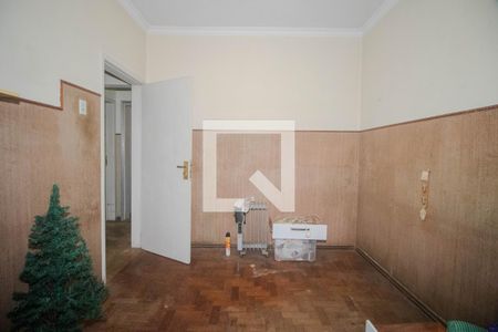 Casa à venda com 411m², 5 quartos e 4 vagas Casa à venda com 411m², 5 quartos e 4 vagasQuarto 2