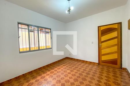 Casa à venda com 320m², 3 quartos e 2 vagas Casa à venda com 320m², 3 quartos e 2 vagasSala Casa 2