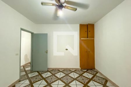 Casa à venda com 320m², 3 quartos e 2 vagas Casa à venda com 320m², 3 quartos e 2 vagasQuarto 2