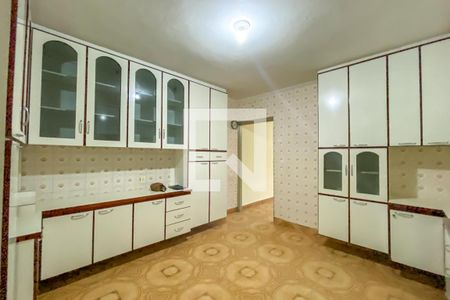 Casa à venda com 320m², 3 quartos e 2 vagas Casa à venda com 320m², 3 quartos e 2 vagasCozinha