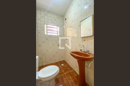 Casa à venda com 320m², 3 quartos e 2 vagas Casa à venda com 320m², 3 quartos e 2 vagasBanheiro Casa 2