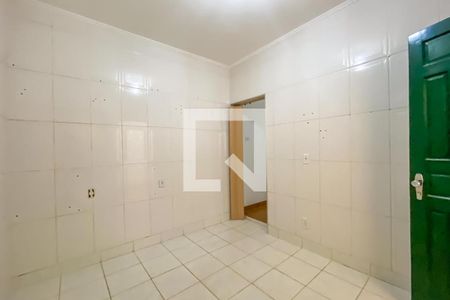 Casa à venda com 320m², 3 quartos e 2 vagas Casa à venda com 320m², 3 quartos e 2 vagasCozinha Edícula