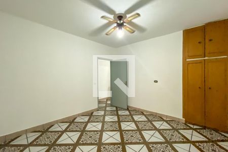 Casa à venda com 320m², 3 quartos e 2 vagas Casa à venda com 320m², 3 quartos e 2 vagasQuarto 2