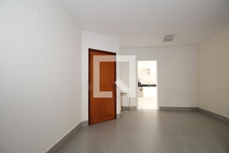 Sala de apartamento para alugar com 3 quartos, 78m² em Vila Suzana, São Paulo