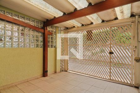 Casa à venda com 100m², 2 quartos e 2 vagas Casa à venda com 100m², 2 quartos e 2 vagasGaragem