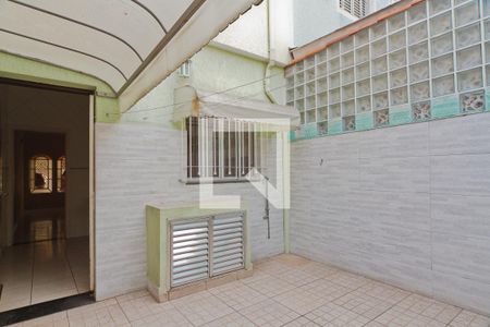 Casa à venda com 100m², 2 quartos e 2 vagas Casa à venda com 100m², 2 quartos e 2 vagasÁrea externa