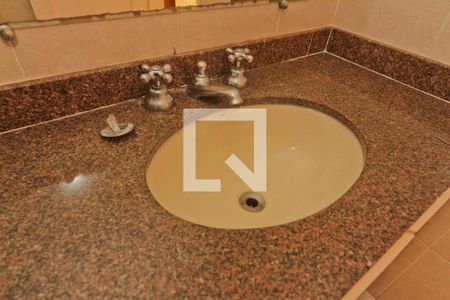 Casa à venda com 100m², 2 quartos e 2 vagas Casa à venda com 100m², 2 quartos e 2 vagasBanheiro