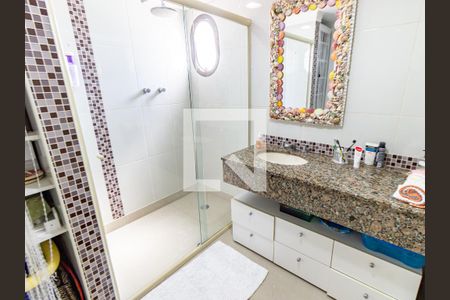 Apartamento à venda com 184m², 2 quartos e 2 vagasBanheiro da Suíte 1