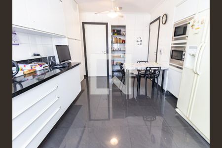 Apartamento à venda com 184m², 2 quartos e 2 vagasCozinha