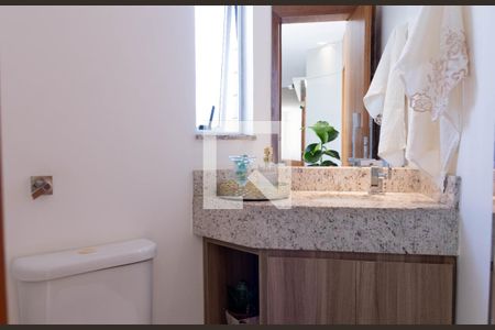 Apartamento à venda com 147m², 4 quartos e 2 vagas Apartamento à venda com 147m², 4 quartos e 2 vagasBanheiro de Serviço