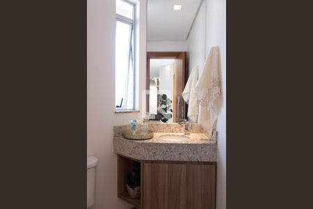 Apartamento à venda com 147m², 4 quartos e 2 vagas Apartamento à venda com 147m², 4 quartos e 2 vagasBanheiro de Serviço