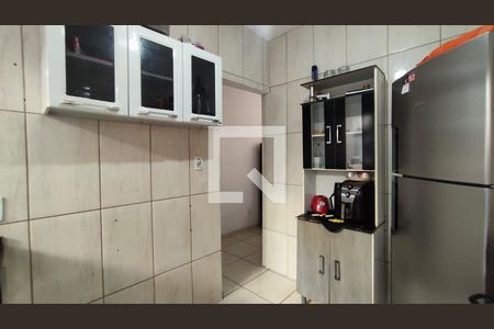 Casa à venda com 70m², 2 quartos e 2 vagasCozinha 