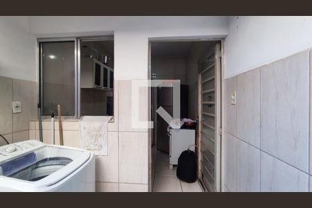 Casa à venda com 70m², 2 quartos e 2 vagasÁrea serviço 