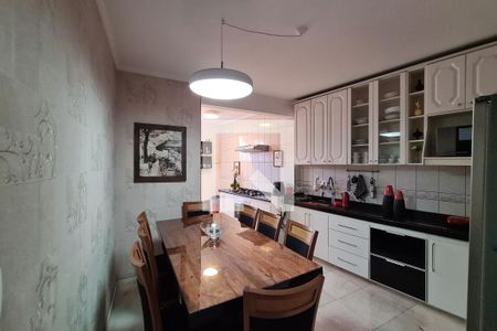 Casa à venda com 200m², 3 quartos e 2 vagasCozinha