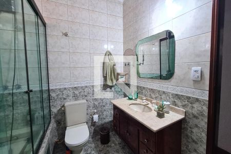 Casa à venda com 200m², 3 quartos e 2 vagasBanheiro 2