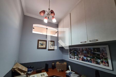 Casa à venda com 200m², 3 quartos e 2 vagasEscritório