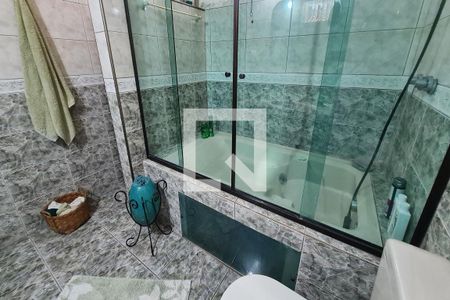 Casa à venda com 200m², 3 quartos e 2 vagasBanheiro 2