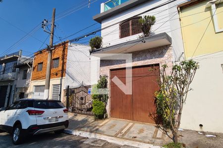 Casa à venda com 200m², 3 quartos e 2 vagasFachada