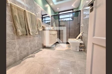 Apartamento à venda com 155m², 4 quartos e 1 vagaBanheiro 