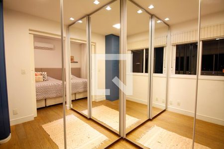 Apartamento para alugar com 64m², 2 quartos e 1 vaga Apartamento para alugar com 64m², 2 quartos e 1 vagaCloset da Suíte