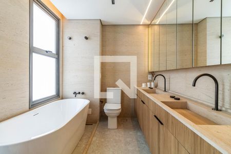 Apartamento à venda com 209m², 3 quartos e 3 vagasBanheiro da Suíte 2