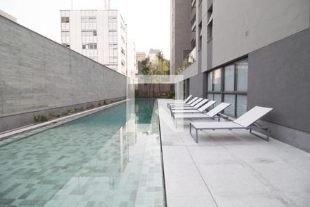 Apartamento à venda com 210m², 4 quartos e 3 vagas Apartamento à venda com 210m², 4 quartos e 3 vagasÁrea comum - Piscina