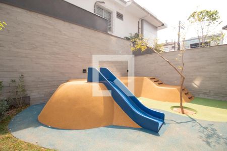 Apartamento à venda com 210m², 4 quartos e 3 vagas Apartamento à venda com 210m², 4 quartos e 3 vagasÁrea comum - Playground