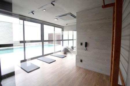 Apartamento à venda com 210m², 4 quartos e 3 vagas Apartamento à venda com 210m², 4 quartos e 3 vagasYoga