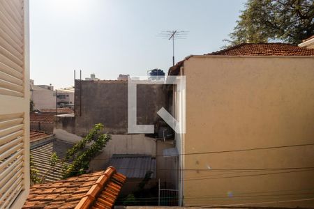 Casa à venda com 240m², 5 quartos e 3 vagas Casa à venda com 240m², 5 quartos e 3 vagasVista - Quarto 3