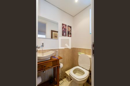 Casa à venda com 240m², 5 quartos e 3 vagas Casa à venda com 240m², 5 quartos e 3 vagasLavabo