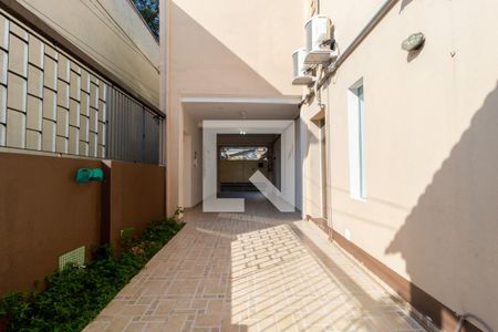 Casa à venda com 240m², 5 quartos e 3 vagas Casa à venda com 240m², 5 quartos e 3 vagasGaragem