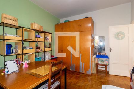 Casa à venda com 240m², 5 quartos e 3 vagas Casa à venda com 240m², 5 quartos e 3 vagasCasa 2 - Quarto 2