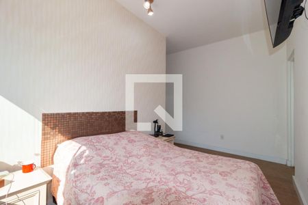 Casa à venda com 240m², 5 quartos e 3 vagas Casa à venda com 240m², 5 quartos e 3 vagasQuarto 3 - Suíte