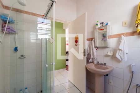 Casa à venda com 240m², 5 quartos e 3 vagas Casa à venda com 240m², 5 quartos e 3 vagasCasa 2 - Banheiro