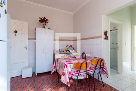 Casa à venda com 240m², 5 quartos e 3 vagas Casa à venda com 240m², 5 quartos e 3 vagasCasa 2 - Cozinha